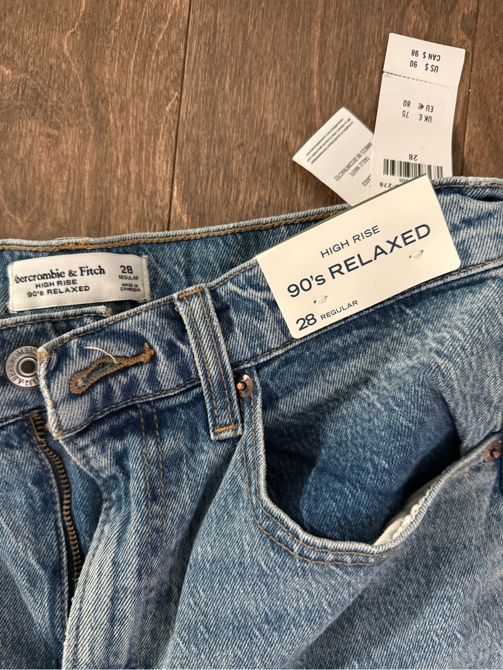 Abercrombie & Fitch - high rise 90s Relaxed - Size 28 Regular - Picture 2 of 3